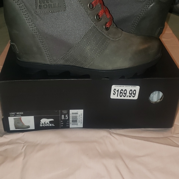 Sorel Boots - Picture 3 of 8